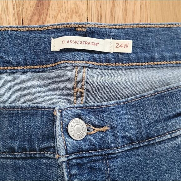 NWT Levi's Medium Wash Midrise Classic Straight Leg Jeans 24W M - Picture 2 of 12